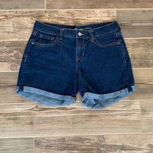 Old Navy Curvy Denim Shorts. Size 2